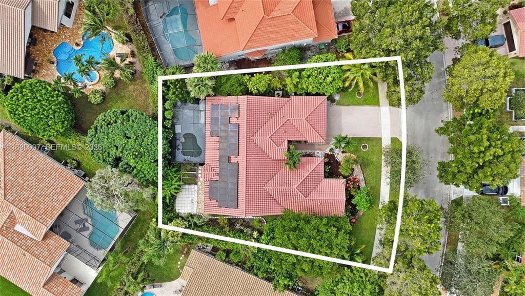 5-bedroom Single-Family Home — 523 Stonemont Dr
