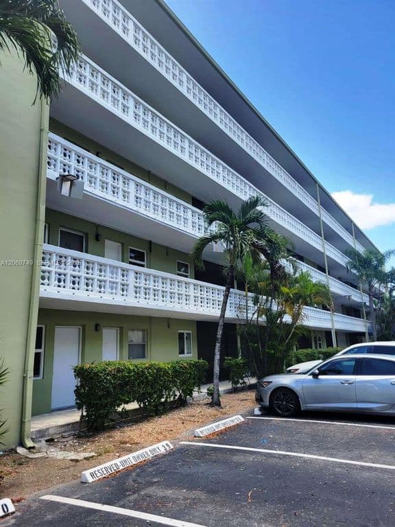 2-bedroom Condo — 1425 Arthur St APT 101A