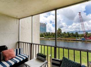 2+1 Condo — 601 Three Islands Blvd APT 304, Hallandale, 33009
