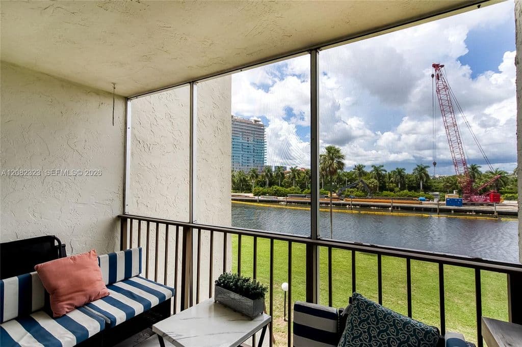 2+1 Condo — 601 Three Islands Blvd APT 304