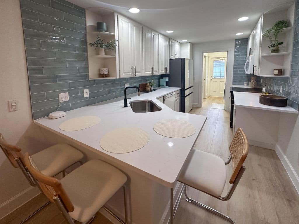 3-bedroom Property — 3032 W Community Drive