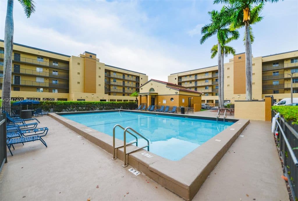 2-bedroom Condo — 14901 SW 82nd Ter #1205