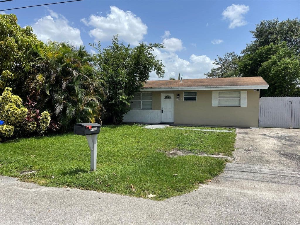 2-bedroom Single-Family Home — 6902 SW 15th Street