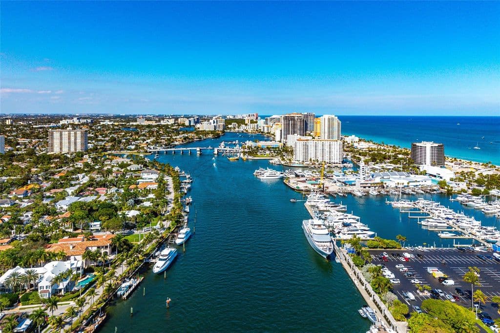 3-bedroom Single-Family Home — 801 Solar Isle Drive