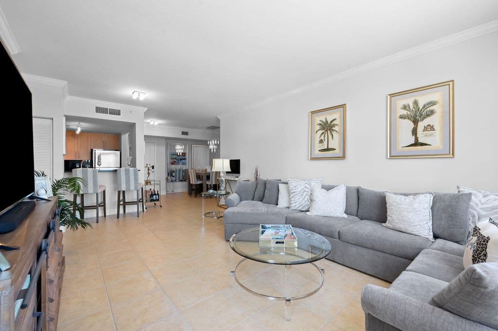 2+1 Condo — 511 SE 5 Avenue #1409