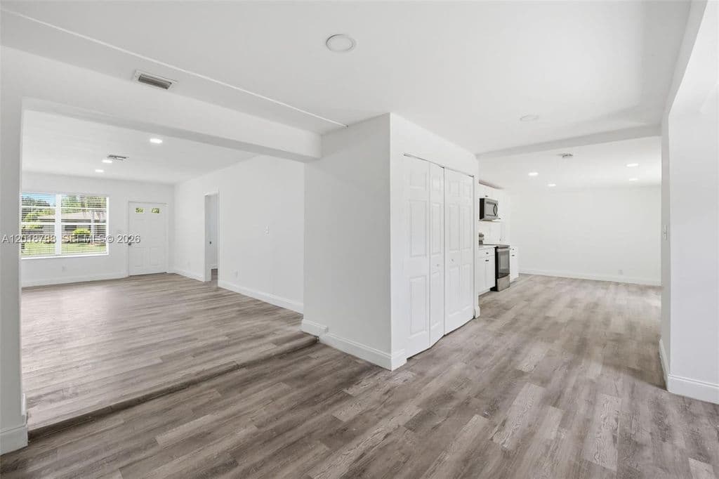 4+1 Müstakil ev — 4621 SW 31st Dr