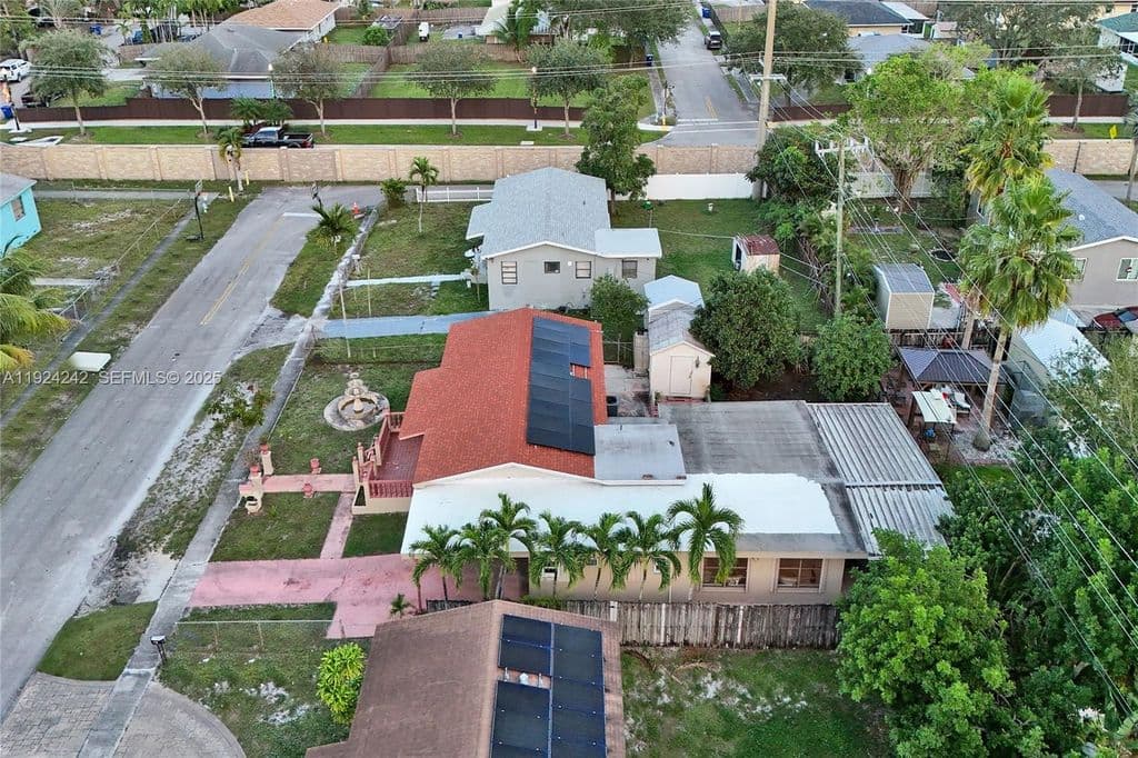 4+1 Müstakil ev — 6404 Evans St