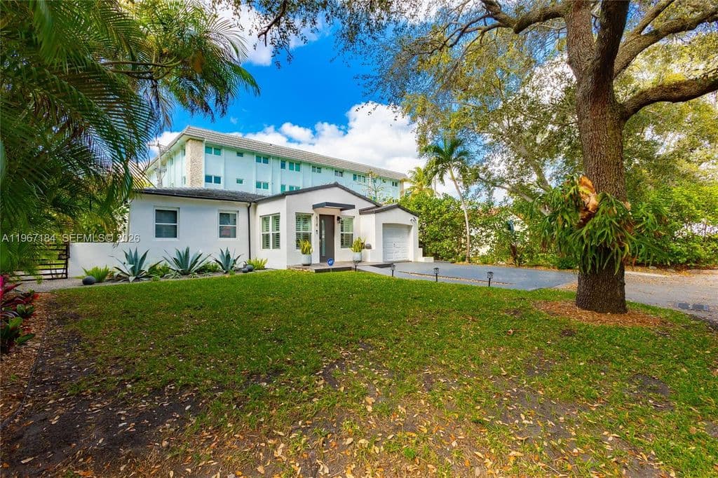 3-bedroom Property — 814 Monterey St