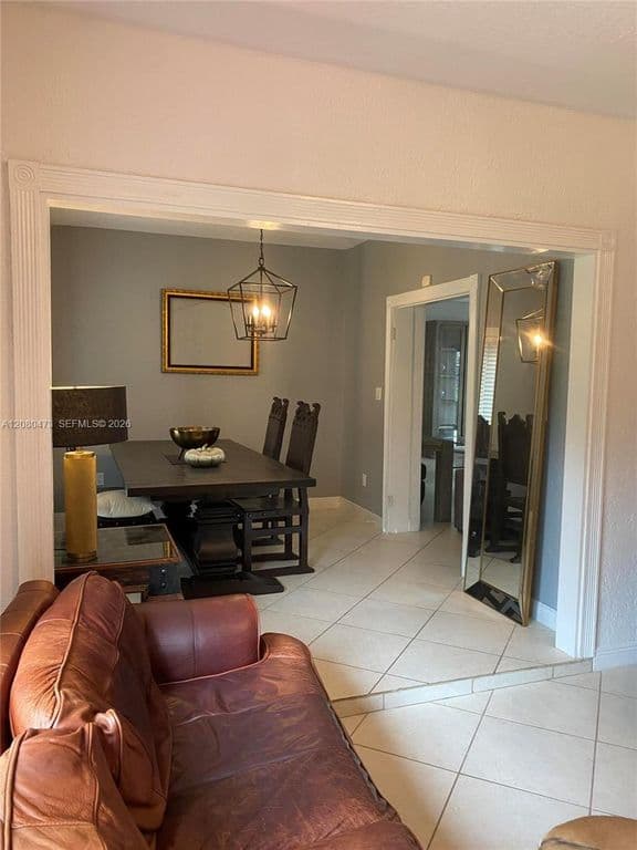 3+1 Müstakil ev — 5495 SW 68th Ave