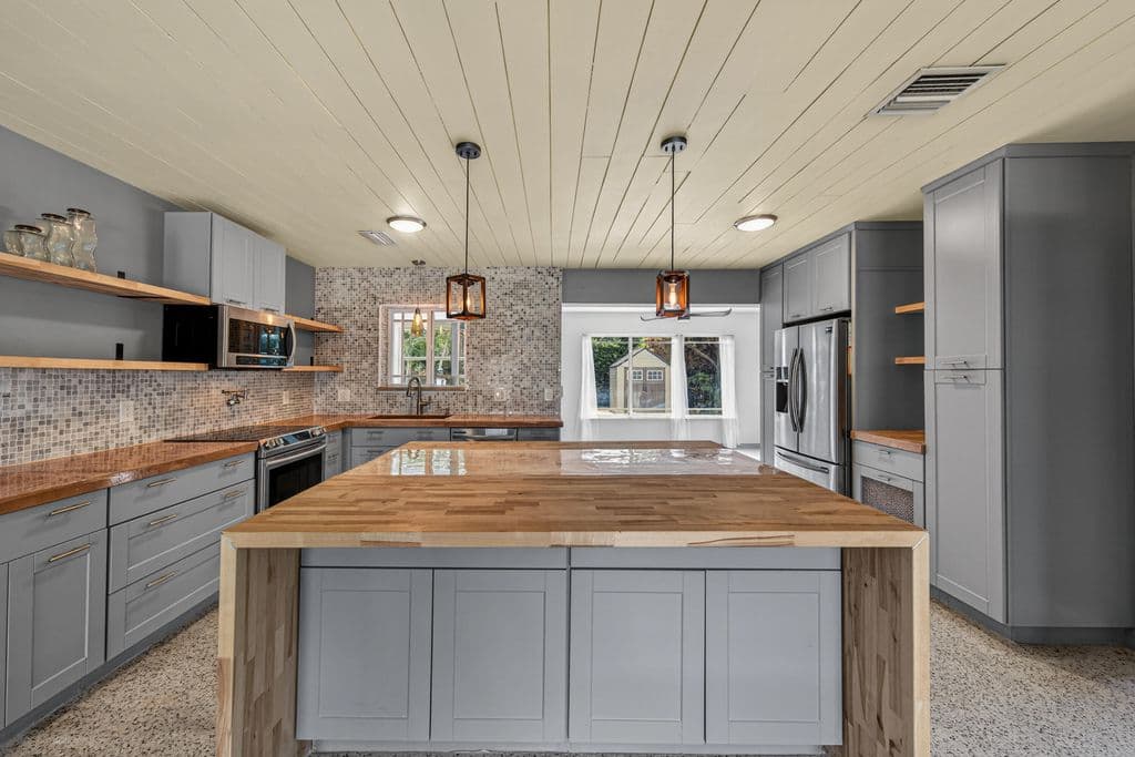 3-bedroom Single-Family Home — 818 NW 28th Court