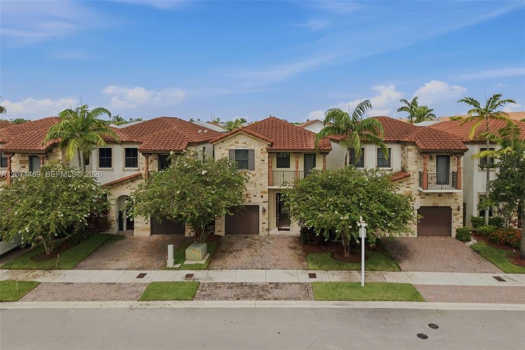 4-bedroom Property — 7042 NW 103rd Path