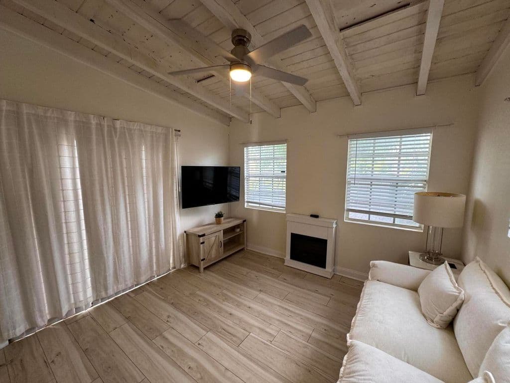 3-bedroom Single-Family Home — 17 S D Street #1