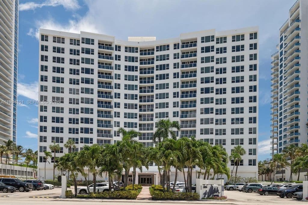 2+1 Condo — 3505 S Ocean Dr APT 201