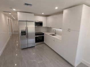 5+1 Müstakil ev — 607 NW 8th Ave, Pompano Beach, 33060