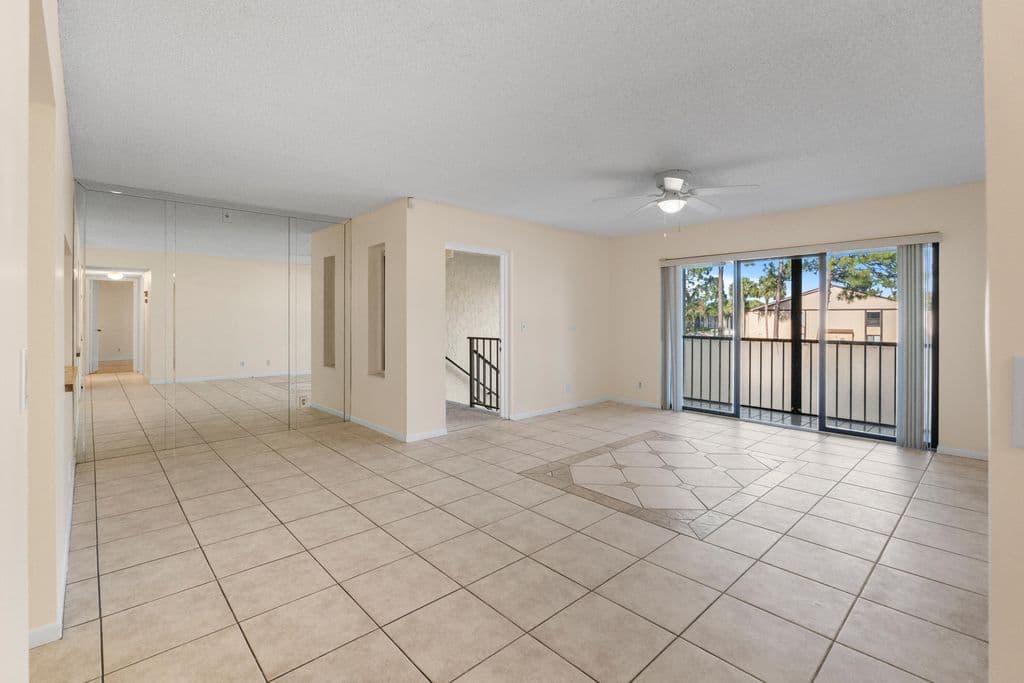 2+1 Condo — 706 Sunny Pine Way #E2