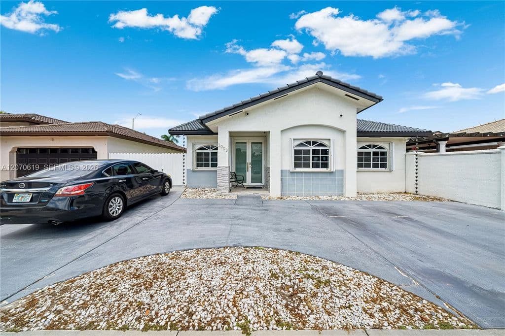 4+1 Müstakil ev — 2902 SW 136th Ct