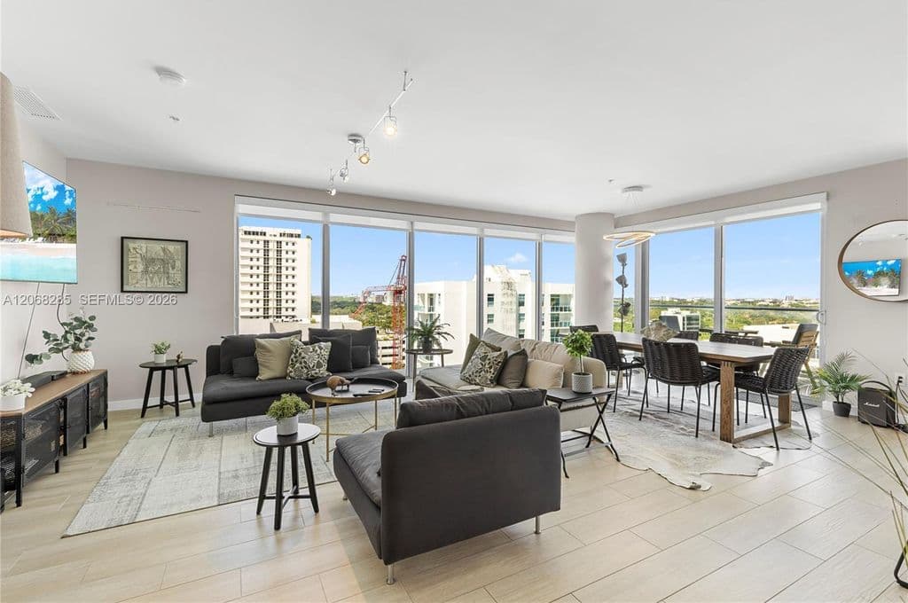 2+1 Condo — 1600 SW 1st Ave APT 1202