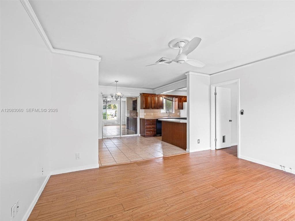 3+1 Müstakil ev — 3180 Carol Ave