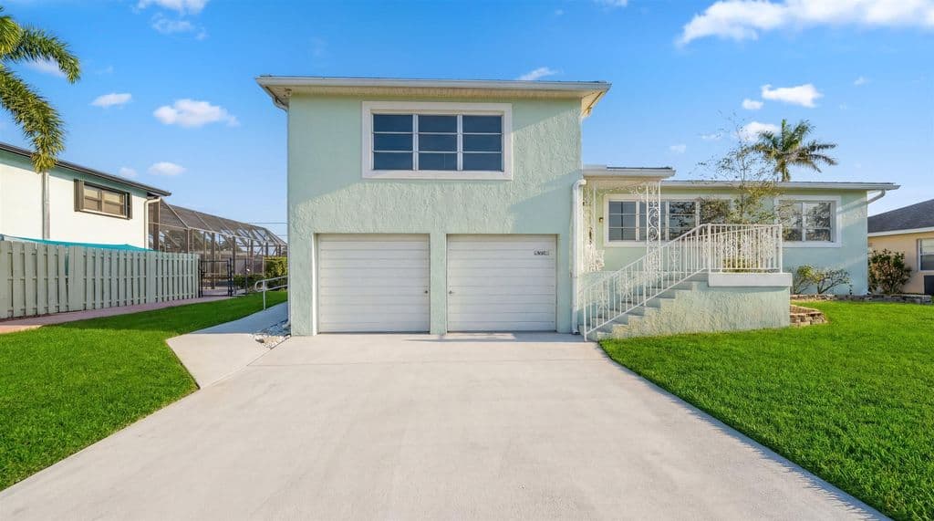 3-bedroom Single-Family Home — 5160 Lake Osborne Drive