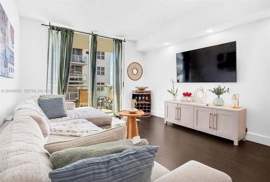 2-bedroom Condo — 5091 NW 7th St #Ts-11