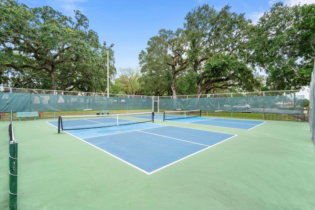 2+1 Condo — 9470 Live Oak Place #204