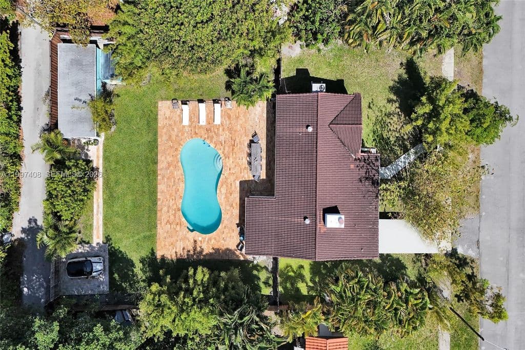 5+1 Müstakil ev — 1515 Dewey St