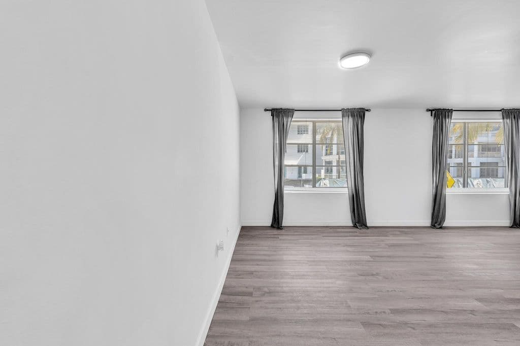 2-bedroom Condo — 1460 Ocean Drive #205