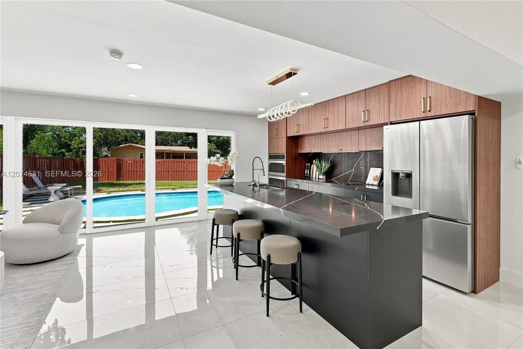 4+1 Müstakil ev — 4801 Tyler St