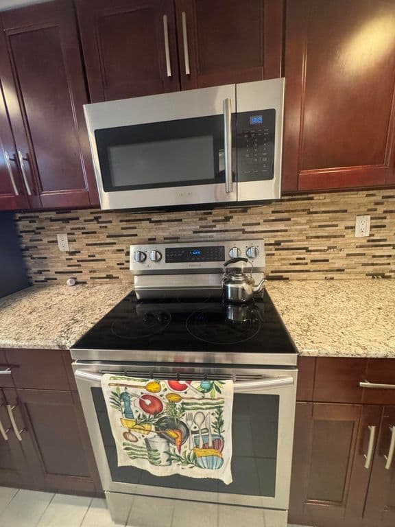 2+1 Condo — 1075 Riverside Drive #303