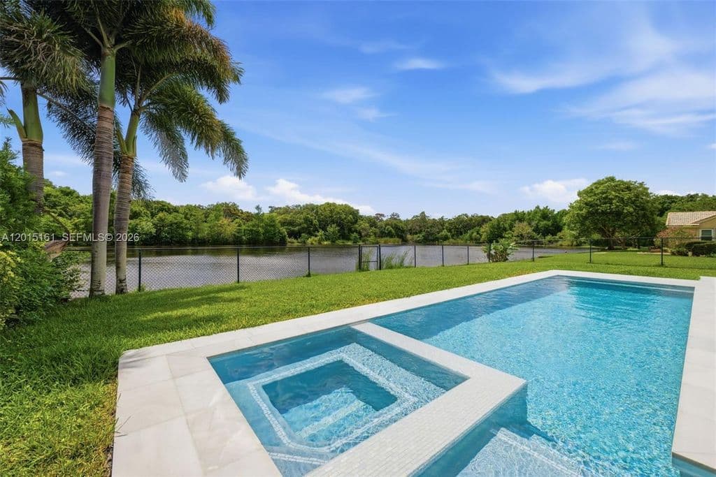 4-bedroom Single-Family Home — 3292 Ridge Trce