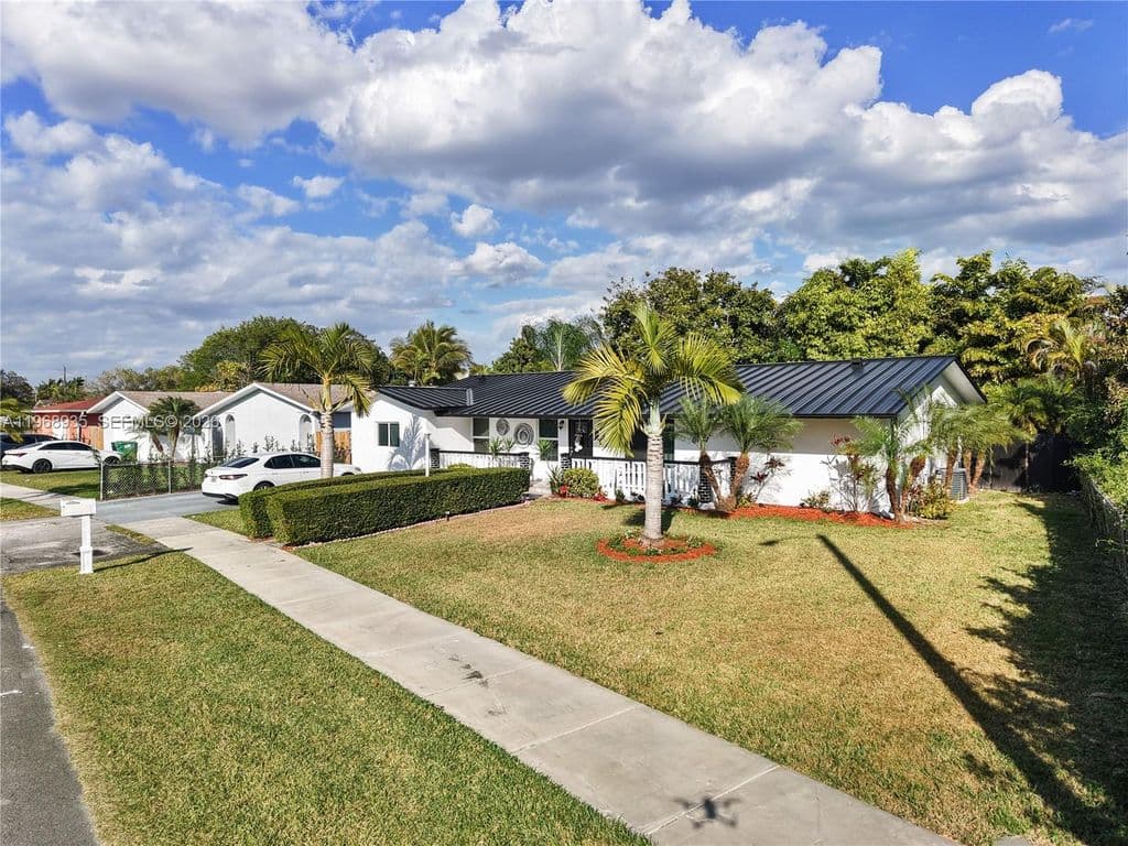 4+1 Müstakil ev — 16323 SW 103rd Pl