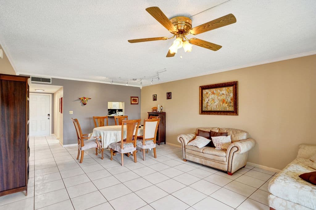 2+1 Condo — 8801 NW 38th Drive #204b