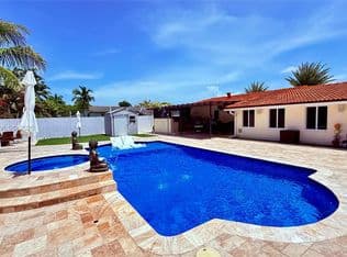 4+1 Müstakil ev — 9601 SW 183rd St, Palmetto Bay, 33157