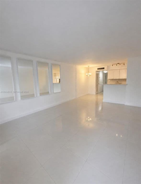 1+1 Condo — 1120 102nd St APT 4