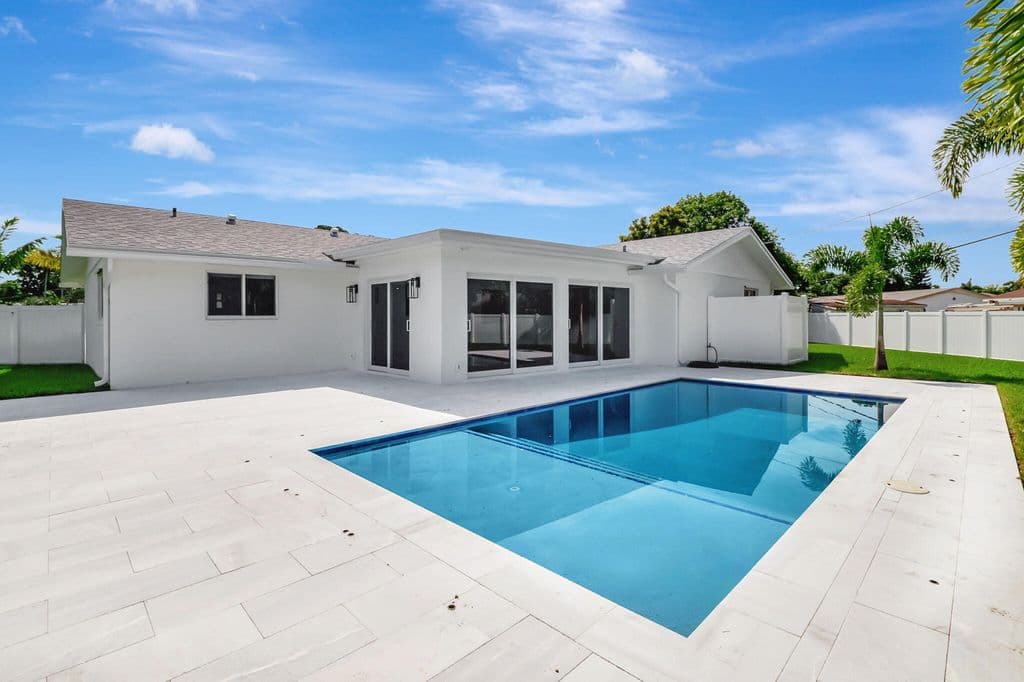 3-bedroom Single-Family Home — 135 SE 28th Court