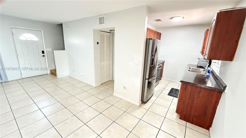 3-bedroom Property — 11249 SW 33rd Circle Pl