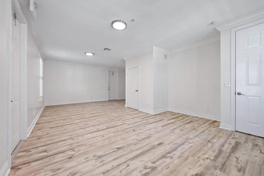 3+1 Mülk — 4225 E Main Street