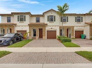 3-bedroom Townhouse — 11324 SW 233rd St, Homestead, 33032