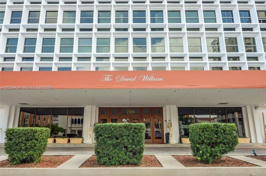 Condo — 700 Biltmore Way APT 1216