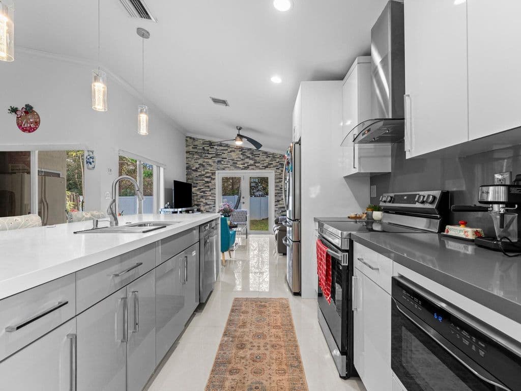 3-bedroom Single-Family Home — 181 SW 203rd Avenue