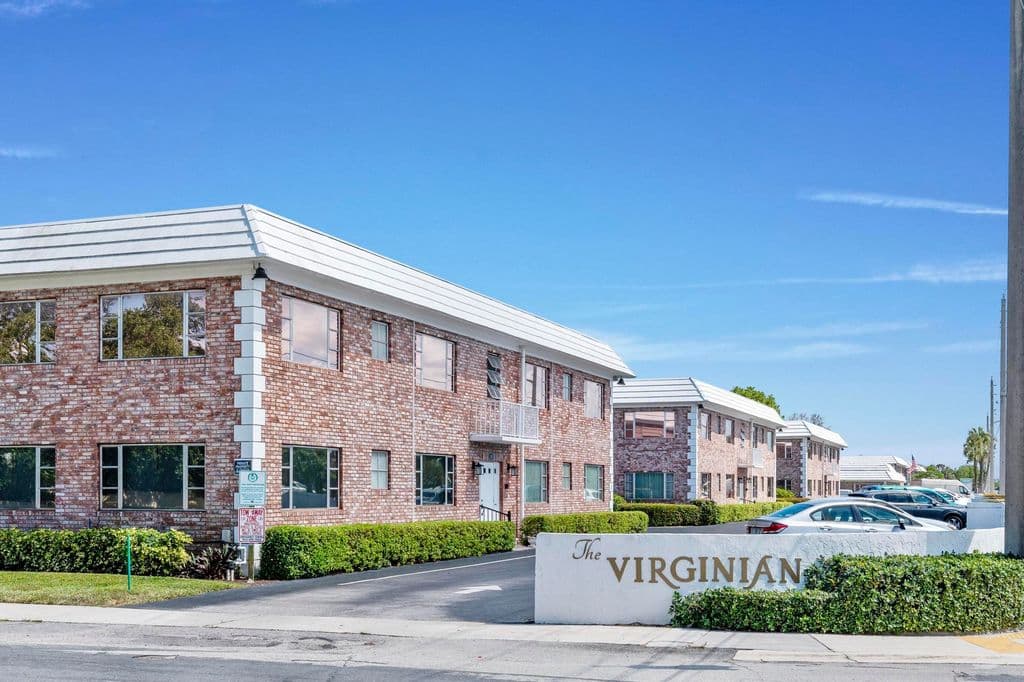 2-bedroom Condo — 418 S Cypress Road #128