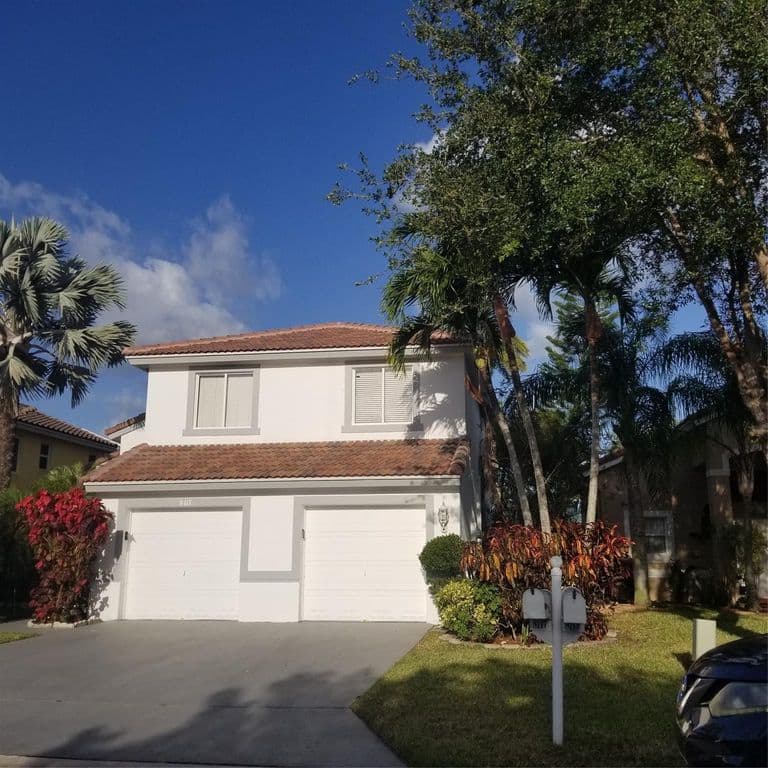 4-bedroom Single-Family Home — 8117 Pelican Harbour Drive