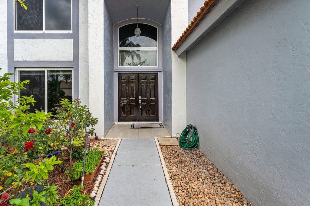 5-bedroom Single-Family Home — 143 St Michaels Court