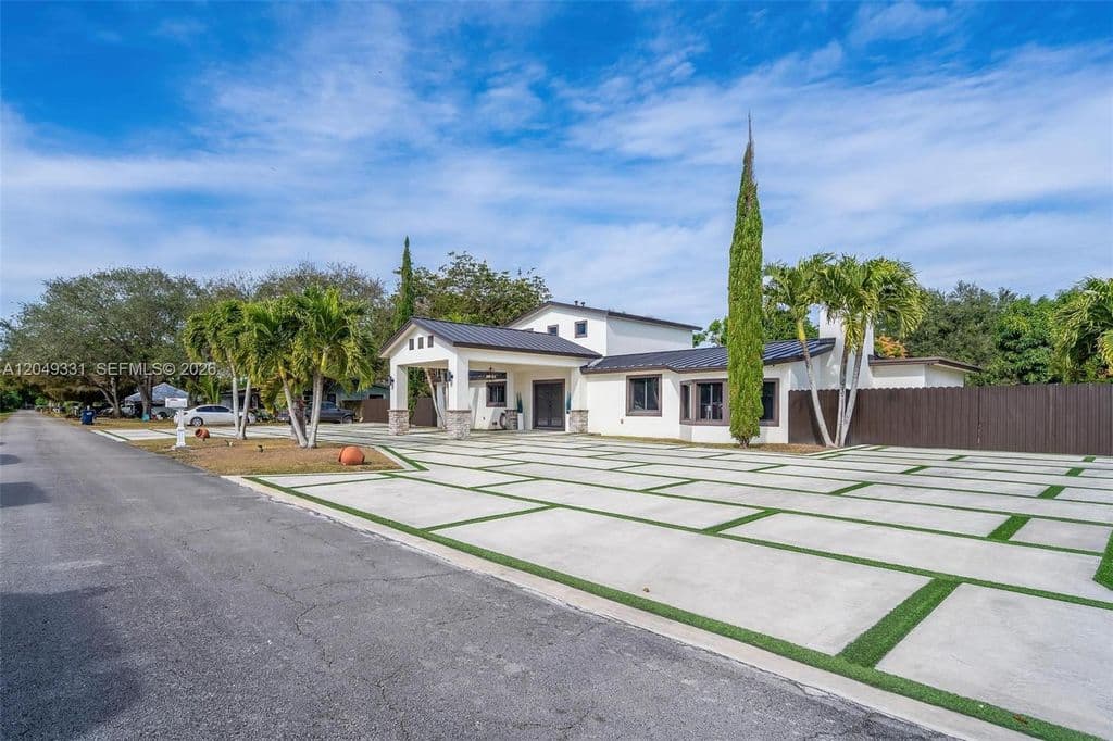 4-bedroom Single-Family Home — 20221 SW 318th St