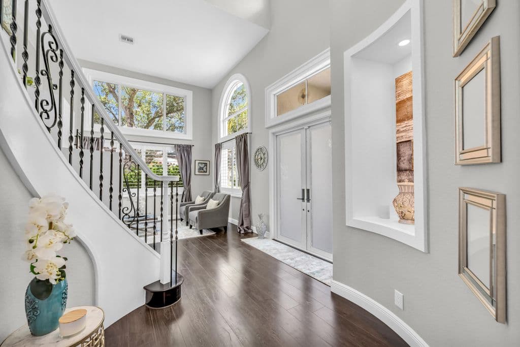 5-bedroom Single-Family Home — 4661 Manderly Drive