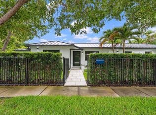 4+1 Müstakil ev — 2286 SW 21st Ave, Miami, 33145