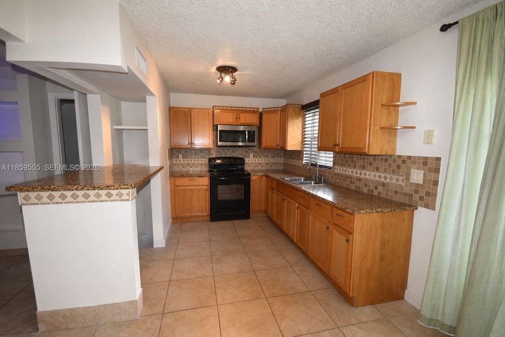 2+1 Mülk — 7501 Kimberly Blvd APT 104