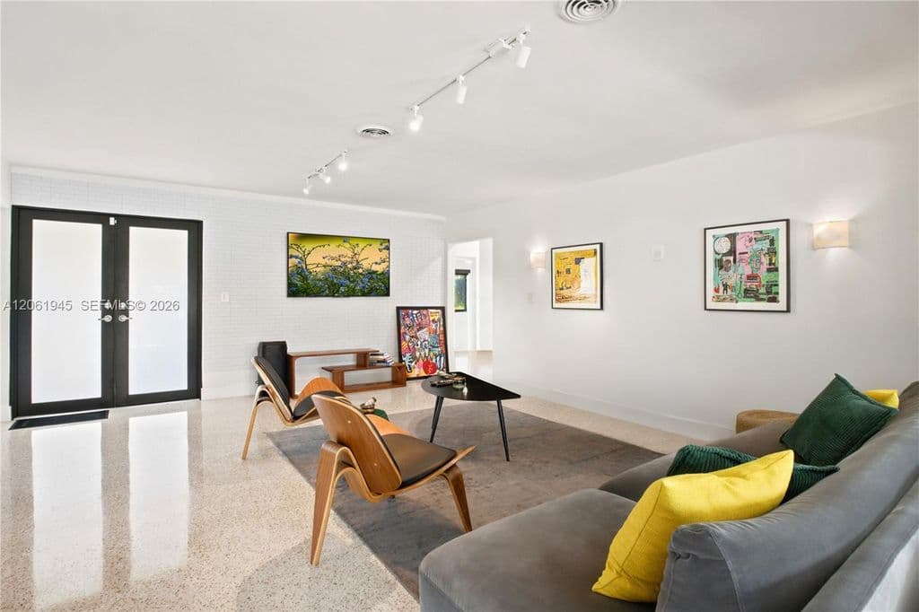 3+1 Müstakil ev — 12906 Cherry Rd