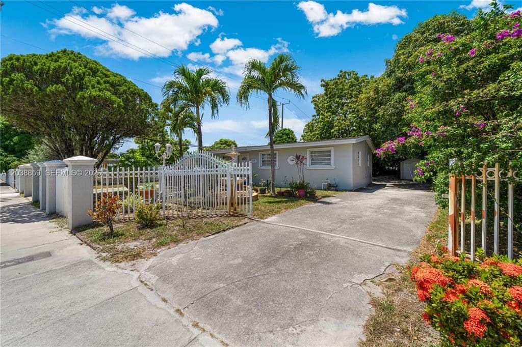 3+1 Müstakil ev — 3035 NW 83rd St