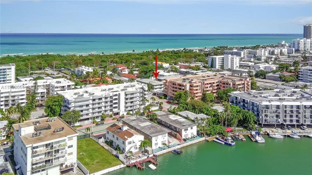 1+1 Condo — 8129 Abbott Ave APT 10